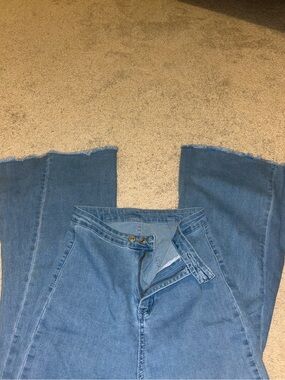 Women's High-Waist Bell Bottom Jeans - Light Blue
